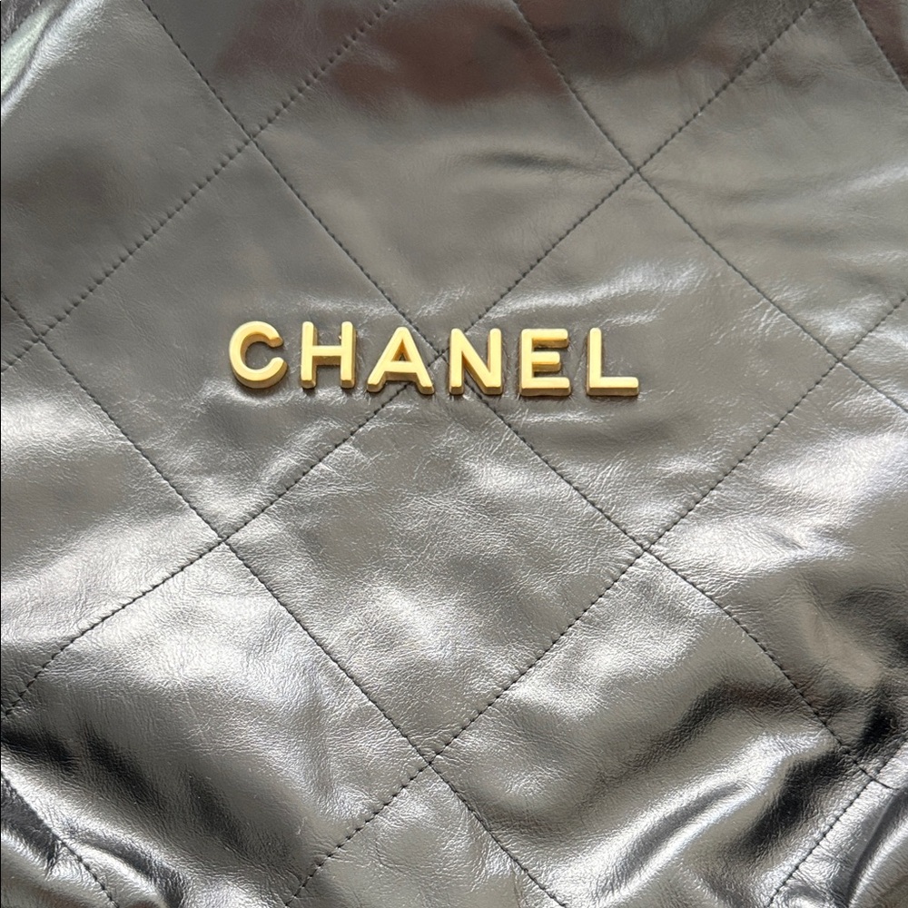 Chanel Black Quilted Shoulder Bag with Gold Accents - Picture 2 of 10